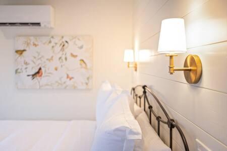 Downtown Luxury Farmhouse Apartment #4 West Dundee Luaran gambar