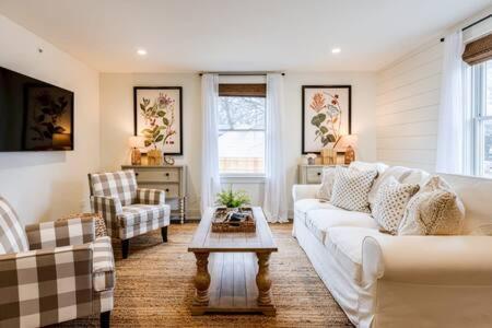 Downtown Luxury Farmhouse Apartment #4 West Dundee Luaran gambar